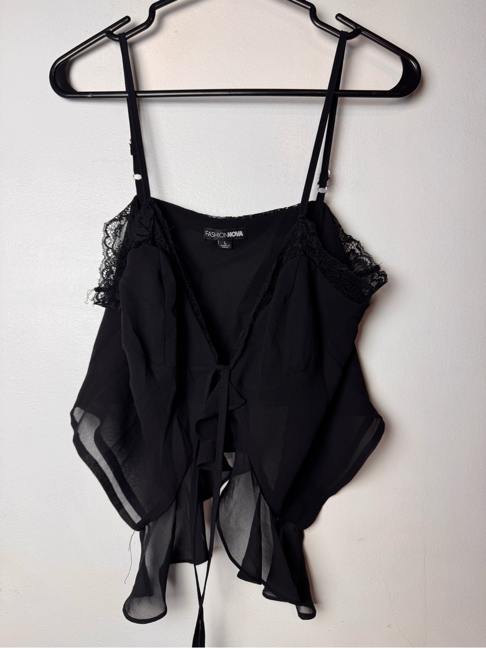 Fashion Nova Black flowy top size-Large